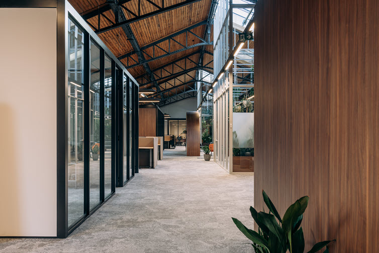 aménagement complet de bureaux et cloisons en Clicwall d'Unilin Panels